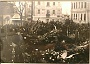 Funerale delle vittime del Torrione della Gatta. 1916. Da Padova Sacra. Albergo Trattoria Morgagni e angolo dell'Ospedale Giustinianeo a destra.